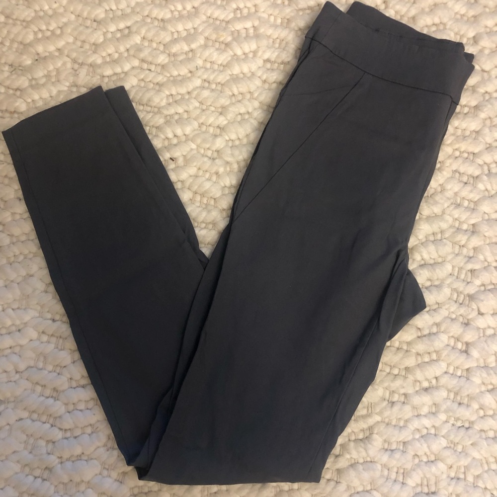 Grey sized medium full length RW&Co pant legging
